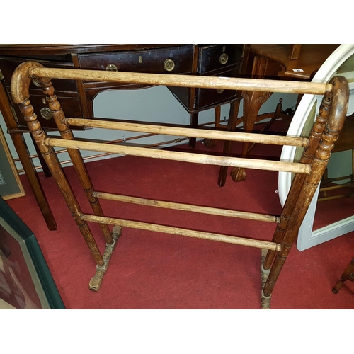 83 - A good 19th Century Clothes Horse.