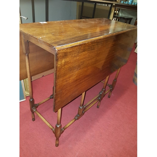 86 - A 20th Century Mahogany rectangular drop leaf gateleg Tea Table.