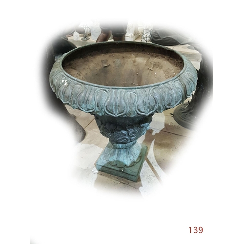 139 - A Large bronze Planter
Bronze
Diameter: 70cm
Height: 72cm