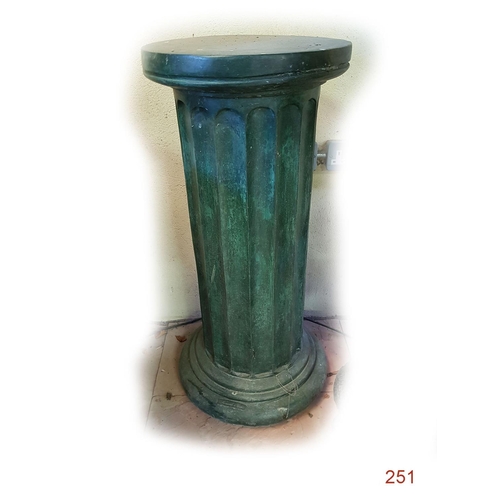 251 - A Garden Stand
Diameter: 44cm
Height: 88cm