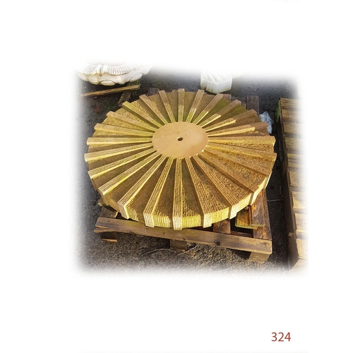 324 - Flat circular water display
Diameter: 100cm