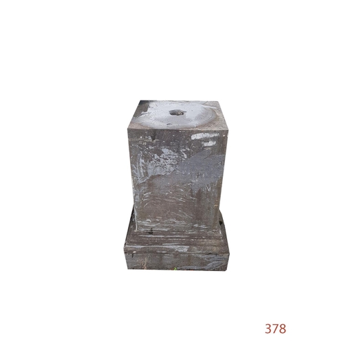 378 - Pillar
Marble
Height: 60cm