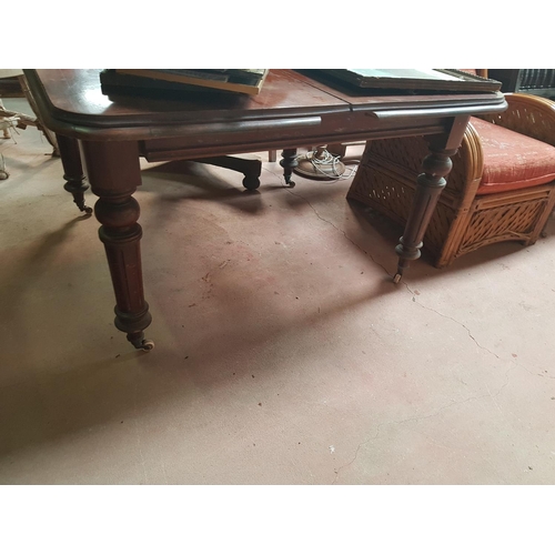 291 - A 19th Century Pod along with a 19th century Mahogany Dining Table in need of restoration.