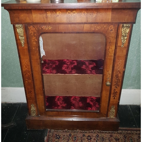 618 - A really good 19th Century Walnut single door glazed Display Cabinet with a highly inlaid outline. H... 