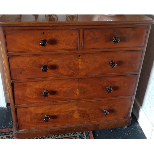 709 - A really good Georgian Mahogany Chest of Drawers with glass knobs. H 112 x W 113 x D 49cm.