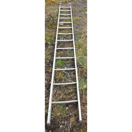 775a - An aluminium Ladder