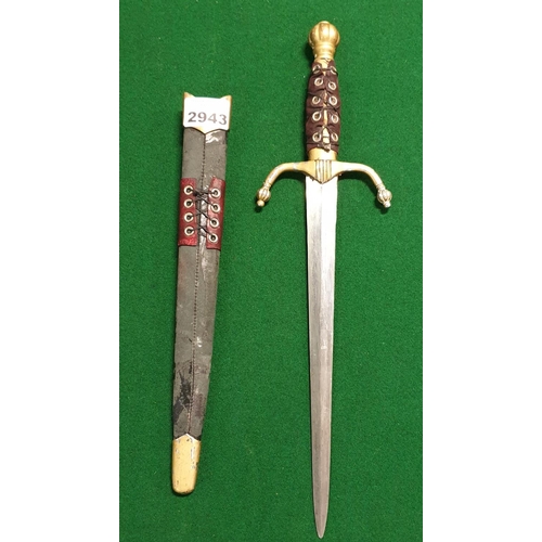 2943 - Quinn's Dagger with metal blade and Scabbard,Season 1. 