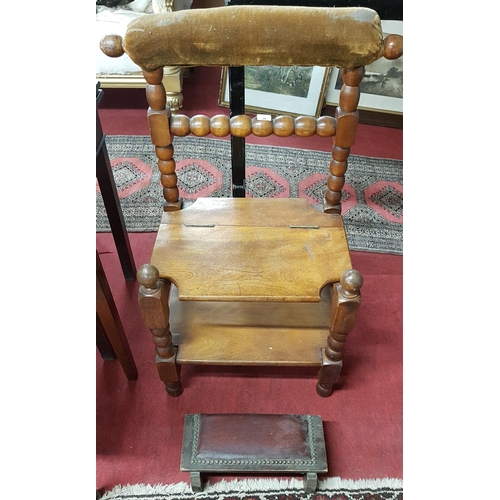 415 - An unusual 19th Century Mahogany Steps/Seat with hinged top and bobbin turned supports.