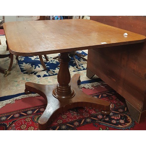 603 - An Edwardian Mahogany Inlaid Centre Table. Approx H74 x W91 x D91.