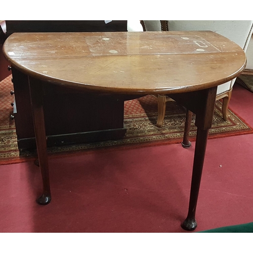 615 - A Georgian Mahogany Dropleaf Table. W110 x D106 x H72 cms.