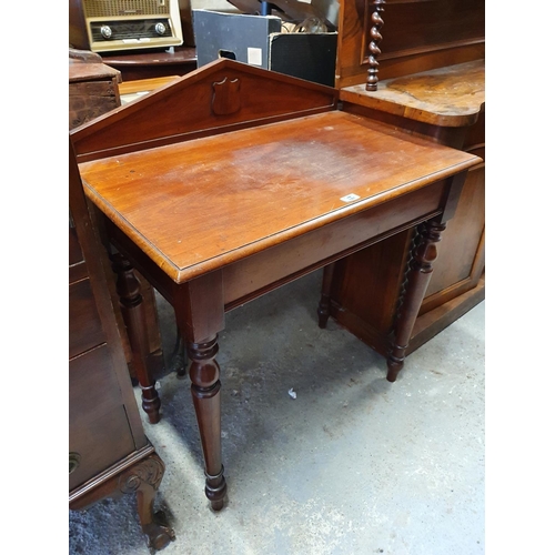 181 - A 19th Century Mahogany Side /Hall Table. 81 x 49cm.