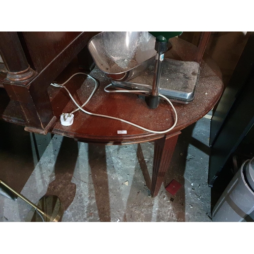 710 - A late 19th Century Mahogany two leaf extending Dining Table.