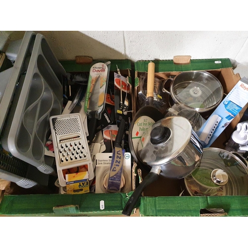 69 - A good quantity of kitchenalia.(some new)