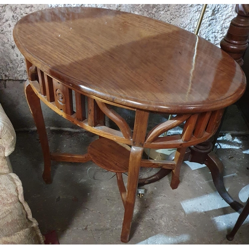 847 - A modern hardwood oval Table.