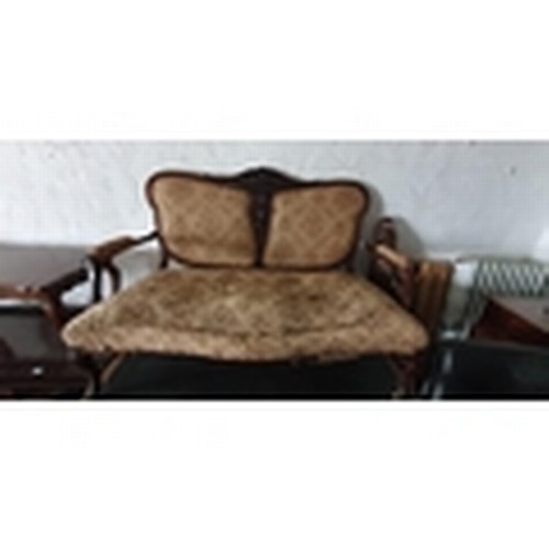 855a - An Edwardian Mahogany show frame Couch.