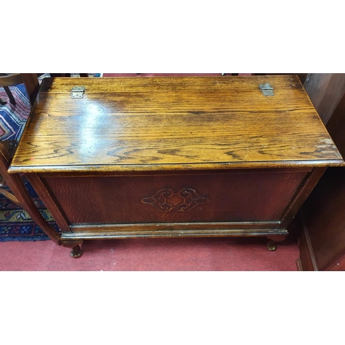 263 - An early 20th Century Oak Blanket Chest. 91 x 43 x H 56 cms approx.