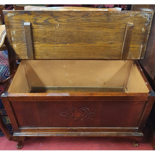 263 - An early 20th Century Oak Blanket Chest. 91 x 43 x H 56 cms approx.