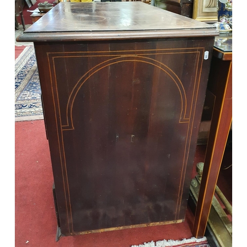 563 - A superb quality early 19th Century possibly 18th Century, Rosewood/Oysterwood Chest of Drawers with... 