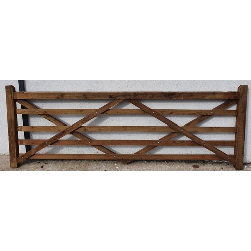 434 - 1 wooden gate width approx 336cm