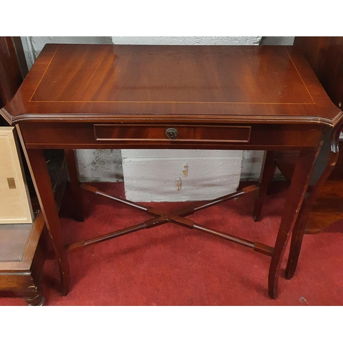 711 - A 20th Century Mahogany Side Table. 70 x 30 x 74H cms approx.