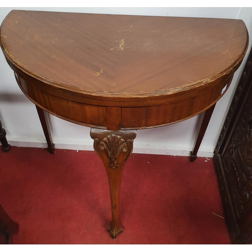 900 - An early 20th Century Mahogany Foldover Card Table. 40 x 70 x H 75 cms approx.