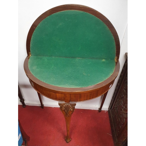 900 - An early 20th Century Mahogany Foldover Card Table. 40 x 70 x H 75 cms approx.