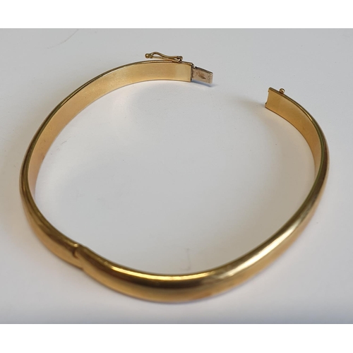 649 - An 18ct gold Bracelet. 6 gms. 6.5 x 5 cms approx.