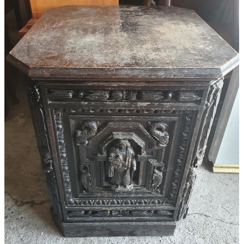 255 - A good pair of highly carved 19th Century Oak Pedestals. W 56 x D 54 x H 70 cms approx.