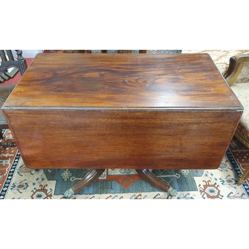 390 - A really good 19th Century Mahogany Pembroke Table.