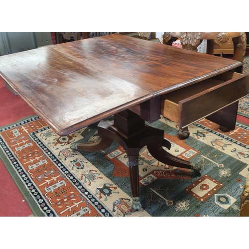 390 - A really good 19th Century Mahogany Pembroke Table.