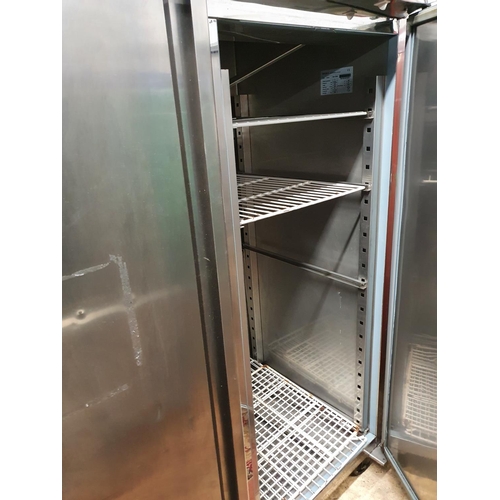 319 - A Tefcold Gastroline Fridge with slight damage to splash top panel. Probably working perfect - elect... 