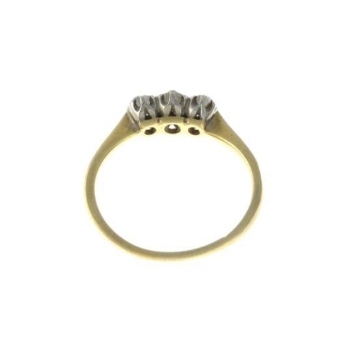 320 - A diamond three-stone ring. Estimated total diamond weight 0.35ct, principal diamond estimated H-I c... 