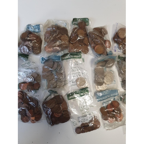 17 - À very large quantity of British Coinage, various dates and denominations.