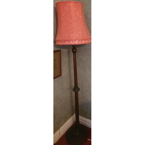 138 - An Edwardian Mahogany Standard Lamp. H161cm approx.