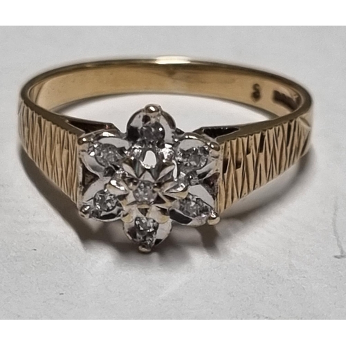 11 - A 9ct Gold dress Ring. Ring size K.