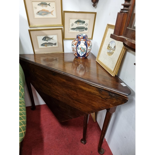 714 - A good Georgian Mahogany Padfoot Corner Table with dropleaf. 104 x 75.5 cm approx.