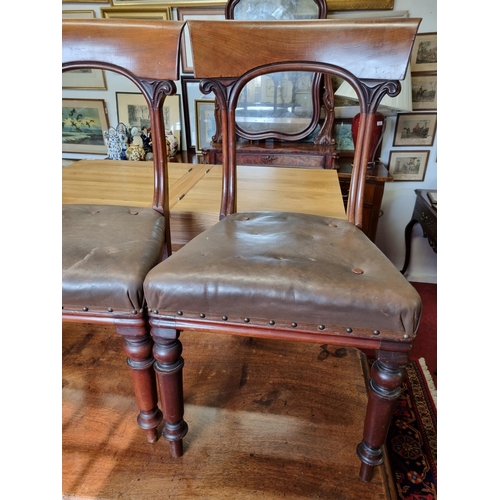 573 - A really fine set of six Mid Century Mahogany Dining Chairs with reeded backs on turned supports wit... 