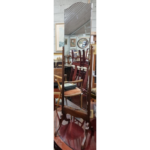 624 - An early 20th Century Oak Cheval Mirror. W 38 x H 158 cm approx.