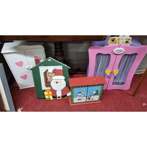 156 - A group of Timber Items to include a Christmas Advent calendar, children's boxes etc.