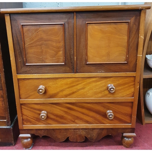 74 - A Georgian Mahogany Commode with fitted interior of good quality. 64 x 45 x H 74 cm approx.