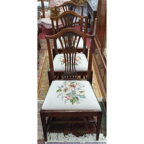 484 - A really good set of six 19th Century Mahogany shield back Dining Chairs with sheaf of Wheat backs, ... 