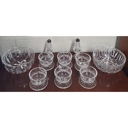 637 - A quantity of Waterford and other Crystal along with a boxed lot of glassware,