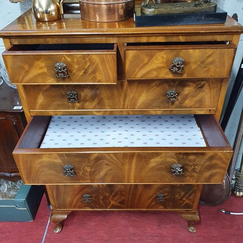 644 - A very good 20th Century Mahogany Chest of Drawers with cabriole supports. W 77 x 51 x H 110 cm appr... 