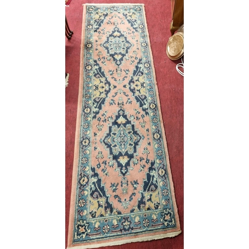 1049 - A pink ground Runner.
240 x 69 cm approx.