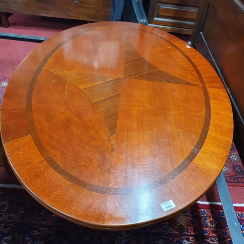 800 - A good modern oval Coffee Table. 127 x 86 x H 45 cm approx.