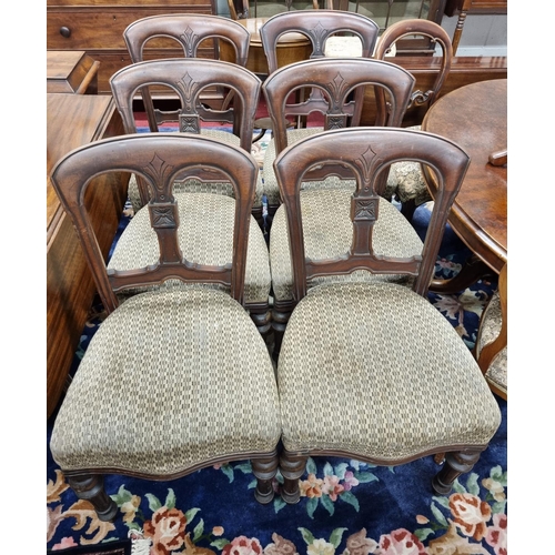 1187 - A really good set of mid to late 19th Century Mahogany Dining Chairs with turned supports. H 50 x D ... 