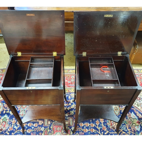 37 - A pair of early to mid 20th Century Mahogany Side Cabinets with lift up lids. 40 x 32 x H 70 cm appr... 