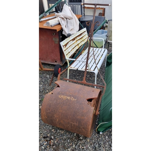289 - A large 19th Century cast Iron Roller.