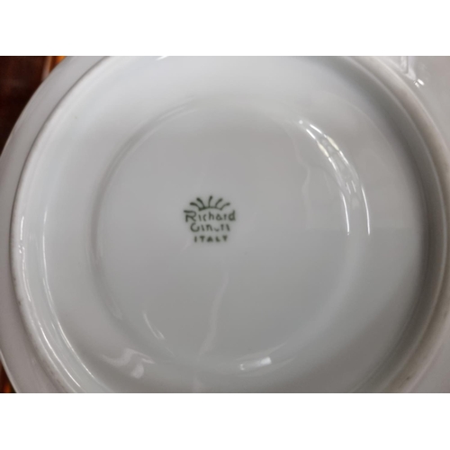 292 - A quantity of Richard Ginori Italian tea Wares, Duchess tea wares, Porcelaine wares along with Johan... 