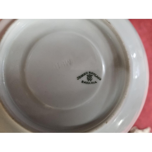 292 - A quantity of Richard Ginori Italian tea Wares, Duchess tea wares, Porcelaine wares along with Johan... 